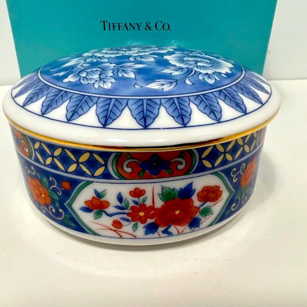 Vintage Tiffany & Co. Porcelain Round Trinket Box With Lid & Cert of Inspection